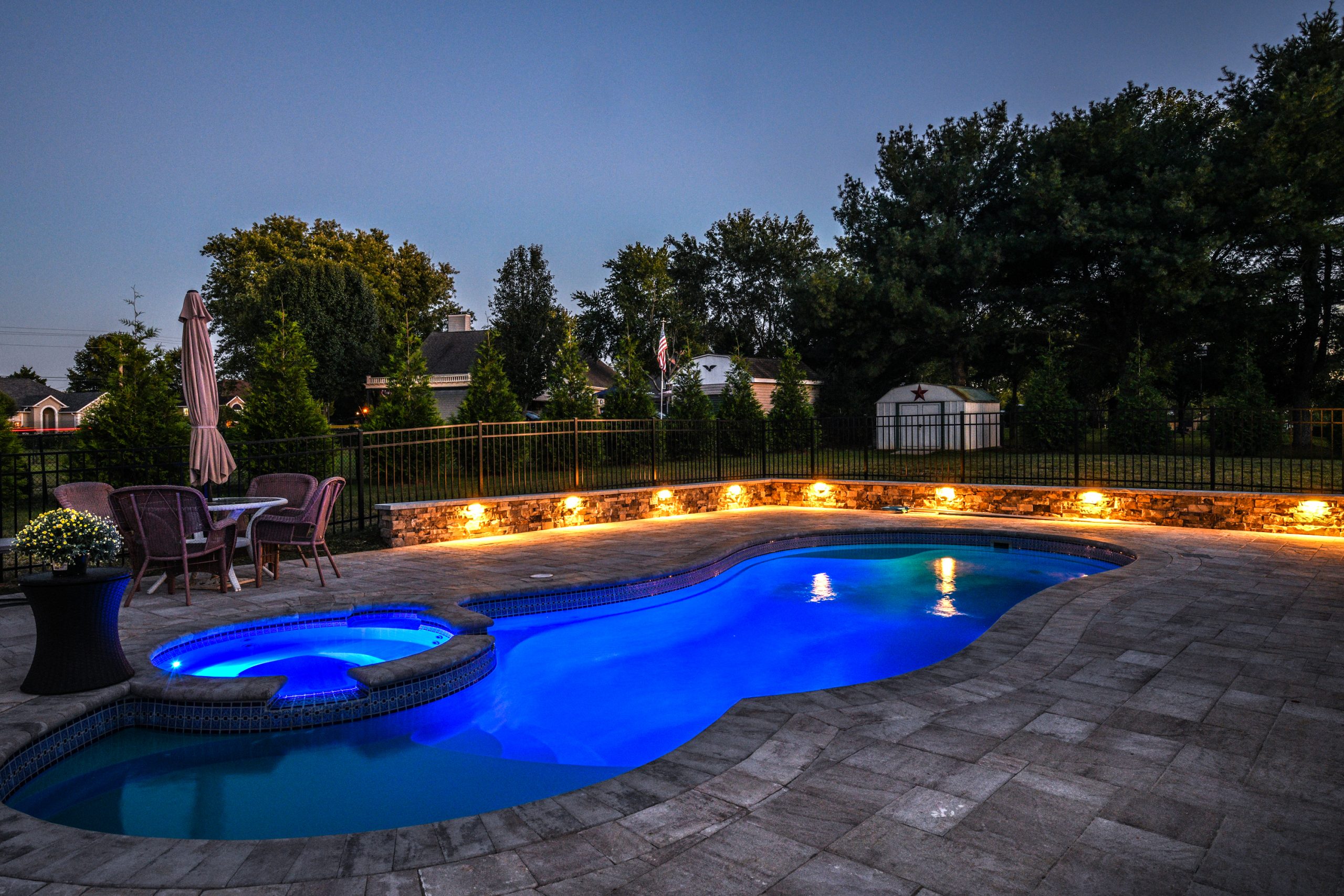 Custom Pools & Outdoor Lighting